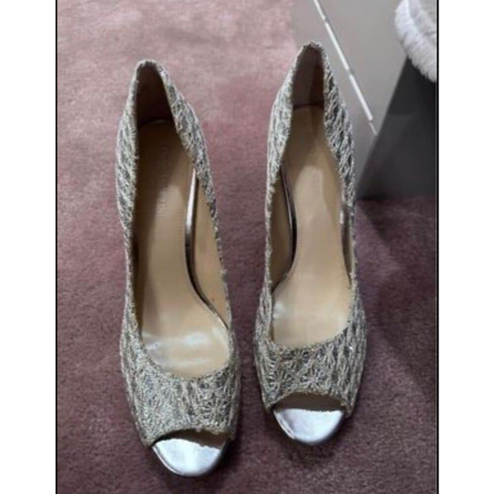 Brand New Enzo Angiolini Sparkly Heals size 9